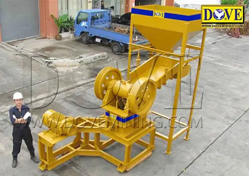 DOVE jaw crusher with feed hopper and vibrating feeder