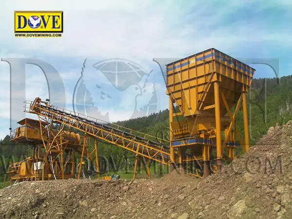 Dry feed hopper and belt conveyor in thge mining site in Mongolia