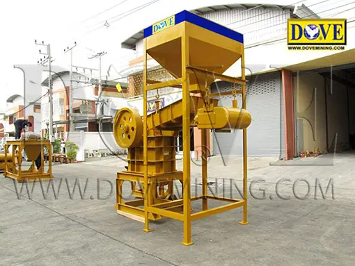 Vibrating Feeder, Feed Hopper and Jaw Crusher