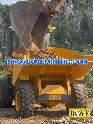 Side loader loading soil